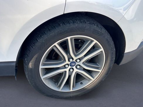 Used 2019 Ford Edge Titanium w/ Cold Weather Package AWD/4WD image 5