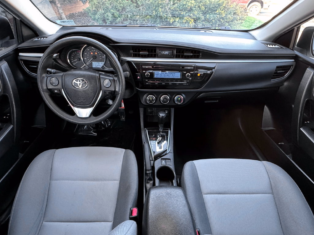 Used 2015 Toyota Corolla L FWD image 31