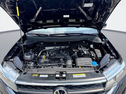 Used 2023 Volkswagen Taos SE AWD/4WD image 17