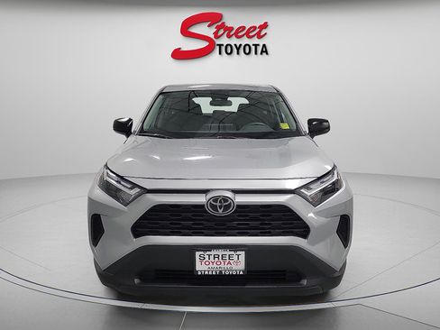 Used 2024 Toyota RAV4 LE AWD/4WD image 6