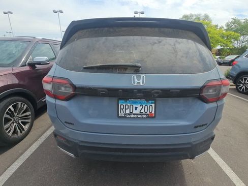 Used 2025 Honda Pilot Sport image 5