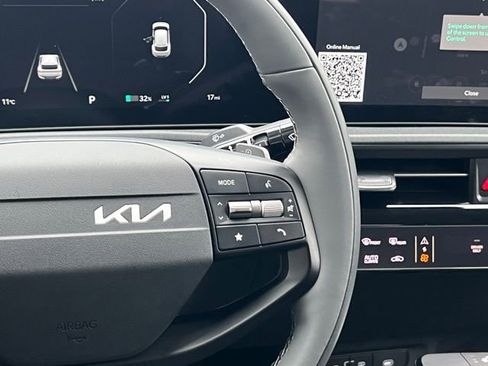 New 2025 Kia EV6 Light w/ Light LR Technology Package image 24