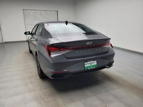 Used 2023 Hyundai Elantra SEL w/ Preferred Accessory Package FWD image 6