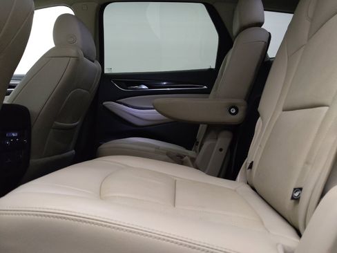Used 2021 Buick Enclave Essence w/ Sport Touring Edition FWD image 18