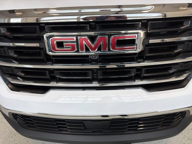 Used 2026 GMC Acadia Elevation w/ LPO, Floor Liner Package AWD/4WD image 10