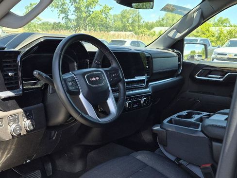Used 2024 GMC Sierra 1500 SLE w/ Preferred Package AWD/4WD image 9