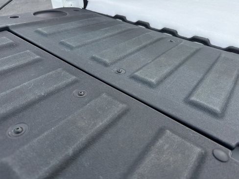 Used 2022 GMC Sierra 1500 SLE w/ X31 Off-Road Package image 10