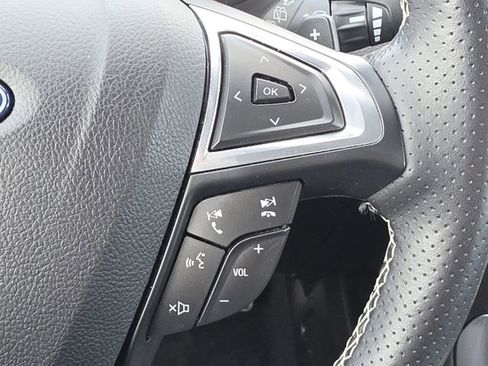 Used 2024 Ford Edge ST image 18