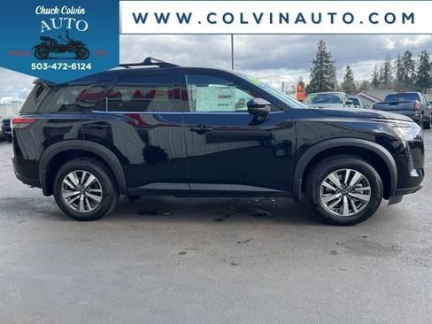 New 2026 Nissan Pathfinder SL image 5