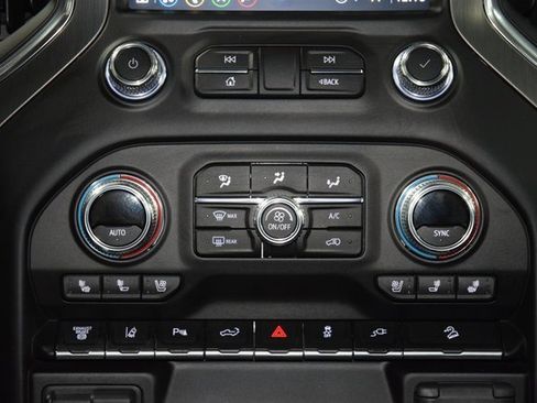 Used 2022 GMC Sierra 3500 Denali w/ Denali Ultimate Package image 35