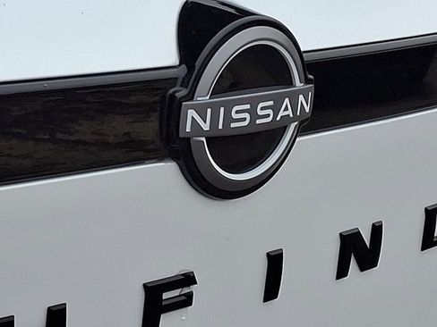 New 2025 Nissan Pathfinder SL image 21