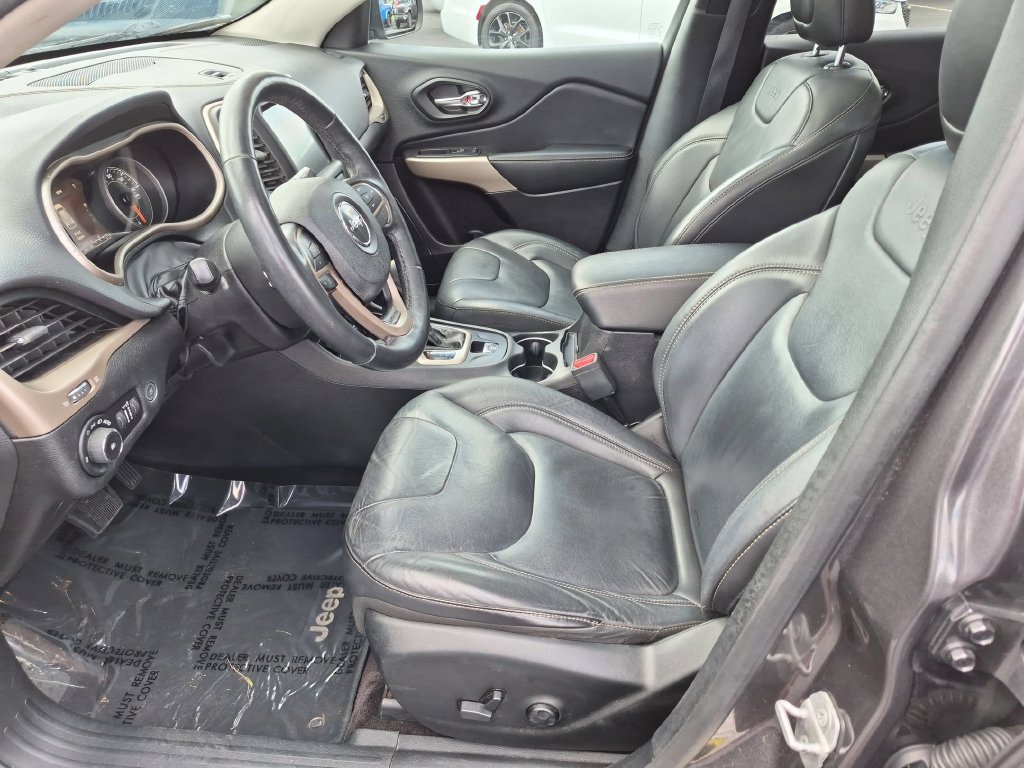 Used 2018 Jeep Cherokee Limited AWD/4WD image 11