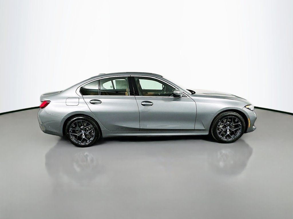 Used 2026 BMW 330i xDrive Sedan w/ Convenience Package AWD/4WD image 4
