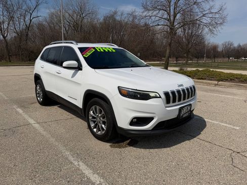 Used 2020 Jeep Cherokee Latitude Plus w/ Cold Weather Group FWD image 2