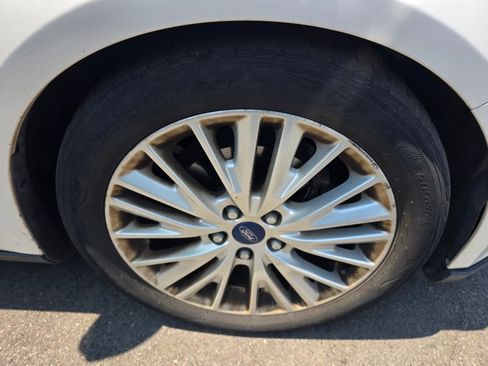 Used 2015 Ford Focus Titanium FWD image 9