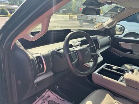Used 2025 Ford Expedition Max Active AWD/4WD image 24