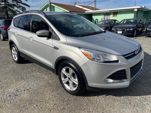 Used 2014 Ford Escape SE w/ Equipment Group 201A FWD image 4