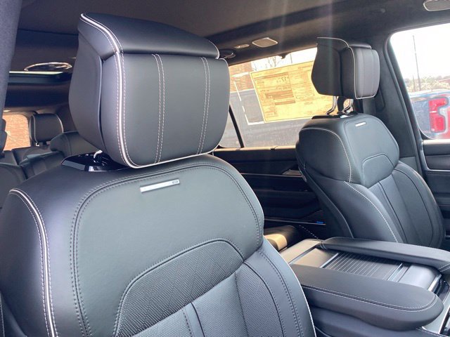 New 2024 Jeep Grand Wagoneer Series II Obsidian w/ Quick Order Packagew 28T AWD/4WD image 30