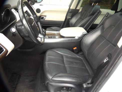 Used 2016 Land Rover Range Rover Sport HSE image 12