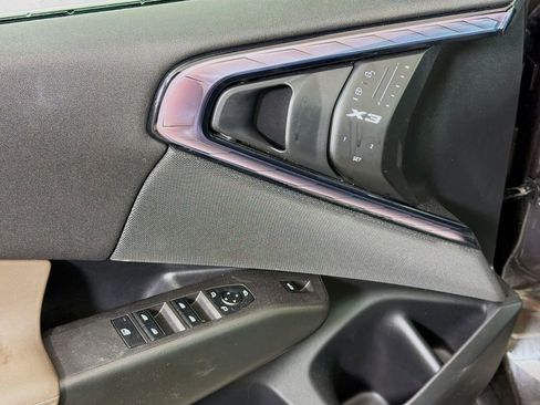 Used 2025 BMW X3 xDrive30i w/ Premium Package image 19