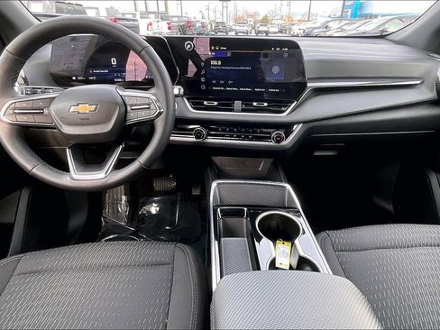 Used 2025 Chevrolet Equinox LT image 13