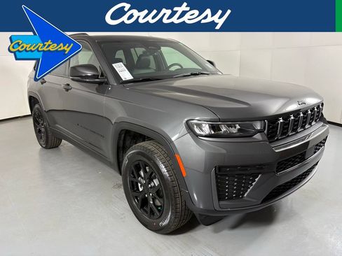 New 2026 Jeep Grand Cherokee Altitude RWD image 1