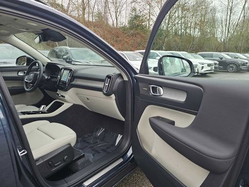 New 2026 Volvo XC40 B5 Ultra w/ Climate Package image 11