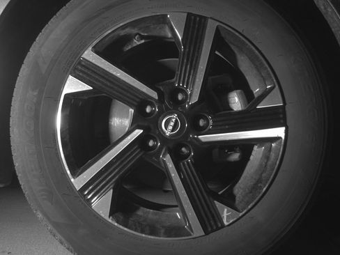 Used 2025 Nissan Sentra SV image 10