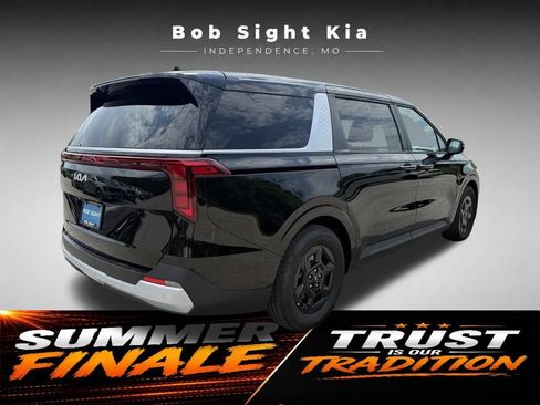 Used 2026 Kia Carnival FWD image 16
