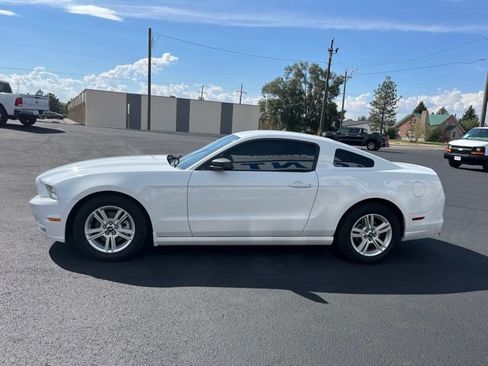 Used 2014 Ford Mustang Coupe RWD image 9