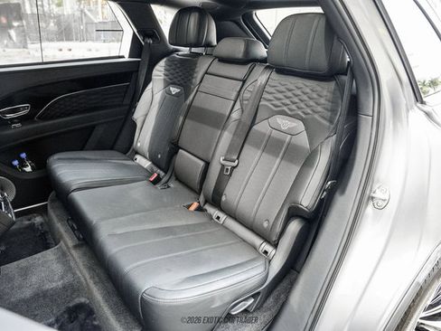 Used 2024 Bentley Bentayga Extended Wheelbase AWD/4WD image 58