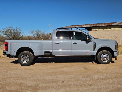 New 2026 Ford F350 Platinum w/ Platinum Plus Package image 4
