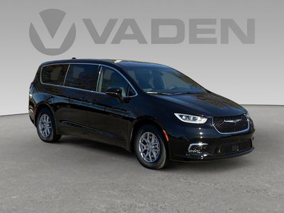 New 2026 Chrysler Pacifica Select