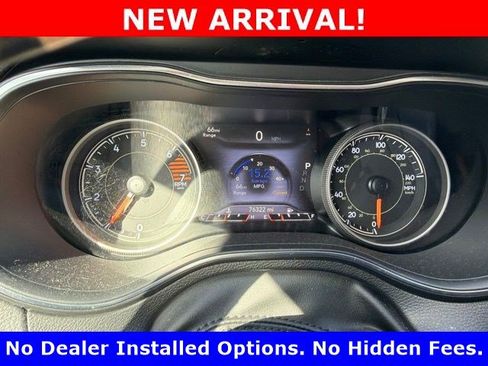 Used 2019 Jeep Cherokee Limited FWD image 8