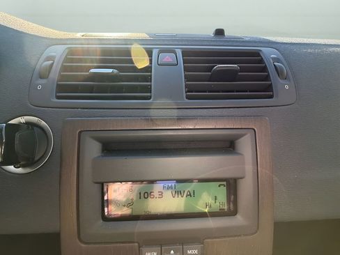 Used 2013 Volvo C70 T5 image 24