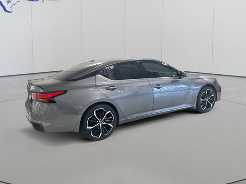 Used 2024 Nissan Altima 2.5 SR FWD image 5