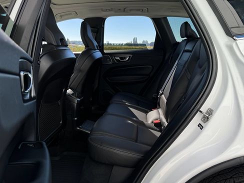 Used 2022 Volvo XC60 T8 Inscription w/ Advanced Package AWD/4WD image 25