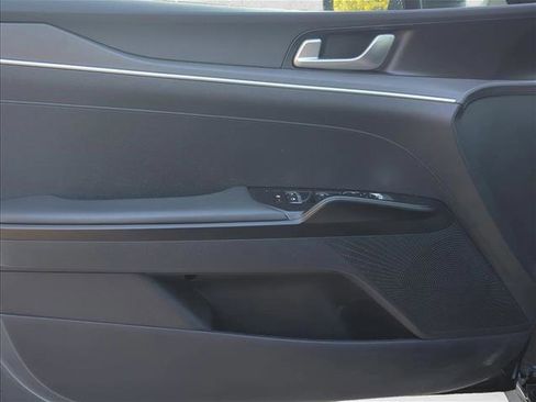 Used 2024 Kia K5 LXS image 7