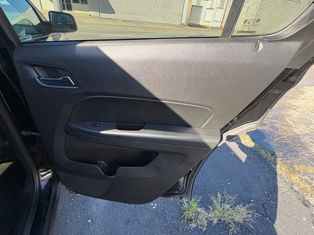 Used 2017 Chevrolet Equinox LT w/ Convenience Package FWD image 13