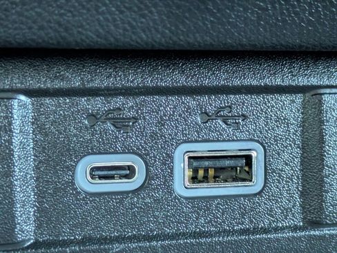 Used 2025 Chevrolet Colorado LT w/ LT Convenience Package RWD image 10
