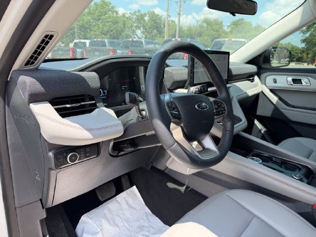 Used 2026 Ford Explorer Active w/ Active Comfort Package RWD image 8