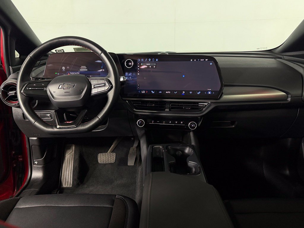 Used 2025 Chevrolet Equinox EV RS FWD image 12