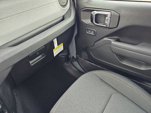 New 2025 Jeep Gladiator Sport image 50