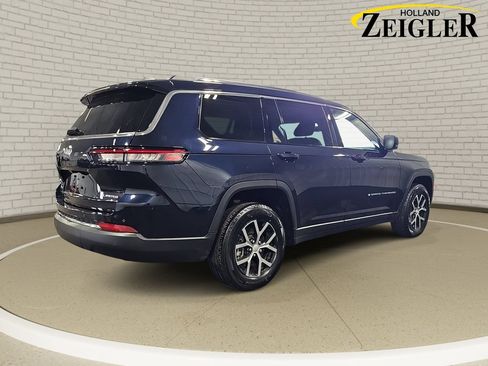 Used 2023 Jeep Grand Cherokee L Limited w/ Trailer Tow Group (B) AWD/4WD image 5