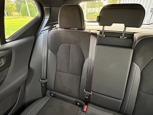 Used 2023 Volvo XC40 Recharge Ultimate AWD/4WD image 12