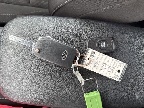 Used 2019 Kia Forte LXS image 34