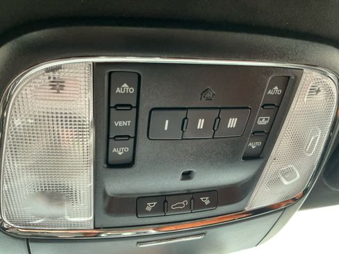 Used 2018 Jeep Grand Cherokee Trackhawk AWD/4WD image 17