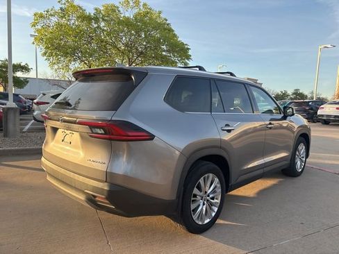 Certified 2025 Toyota Grand Highlander Platinum image 5