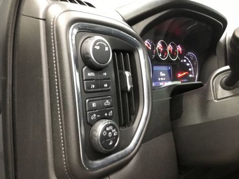 Used 2019 Chevrolet Silverado 1500 RST AWD/4WD image 10
