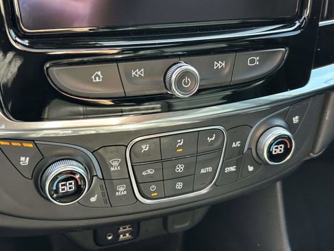 Used 2023 Chevrolet Traverse High Country image 28